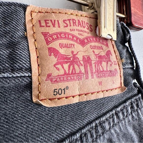 Levi’s 501 Cropped Button Fly 100% Cotton Raw Hem Jeans Faded Black Women’s 31 - Picture 7 of 8